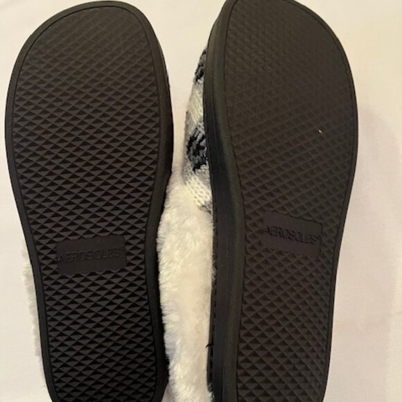 NEW-AEROSOLES | Buffalo Plaid Blk/White Clog Slippers - Picture 5 of 9